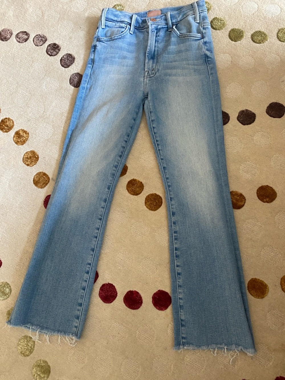Light Wash Women's Straight-Leg Jeans.  Size 25. THe Hustler Ankle Fray
